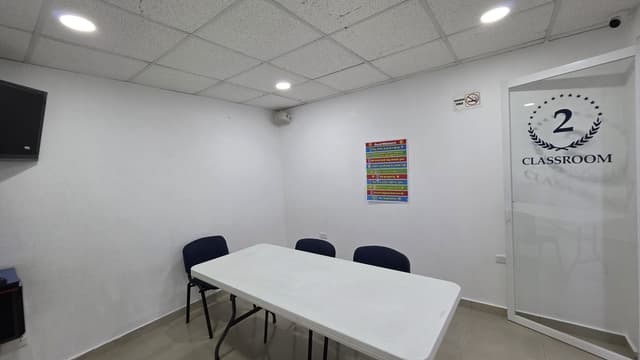 Instalaciones de English World American English School