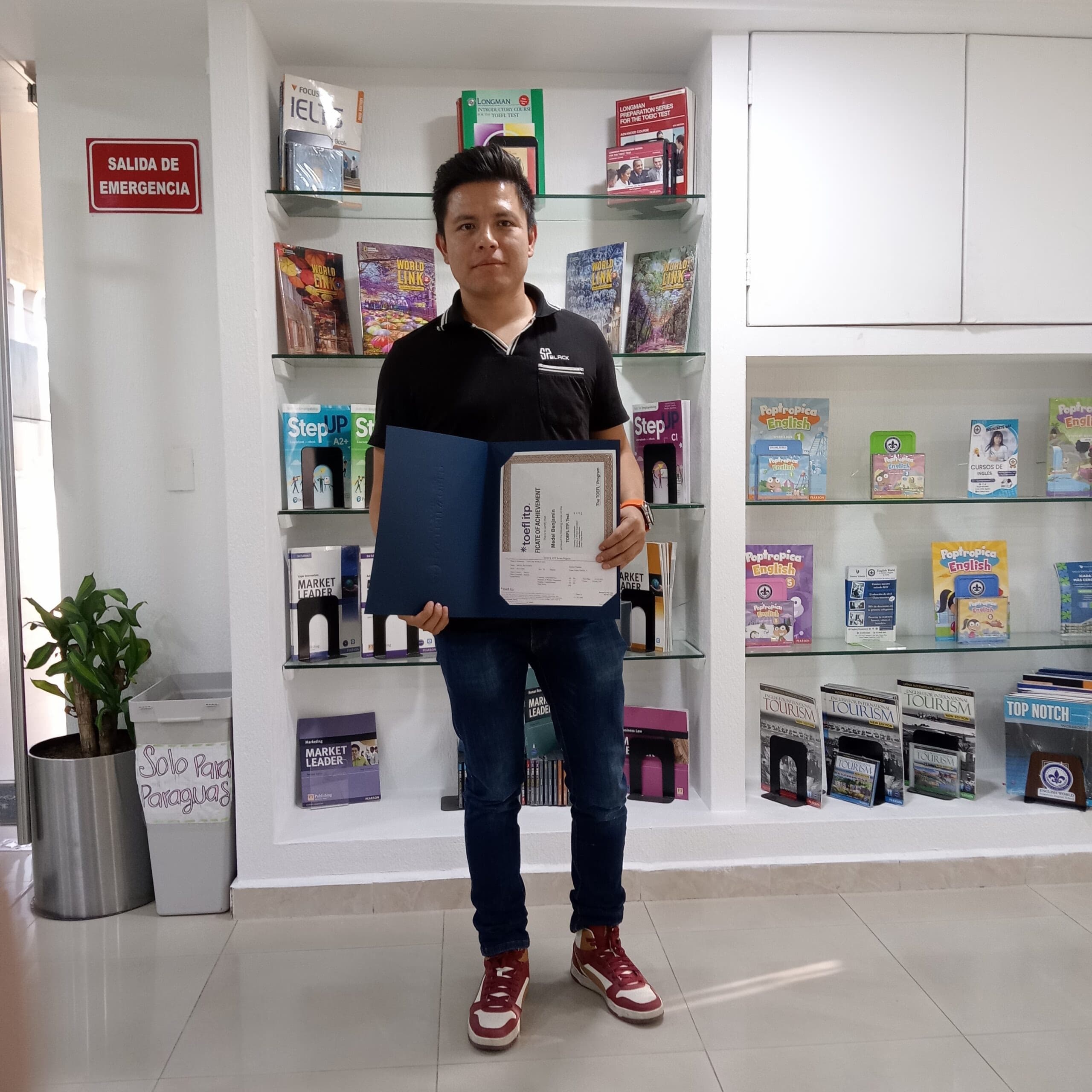 Aplicación del examen TOEFL en English World