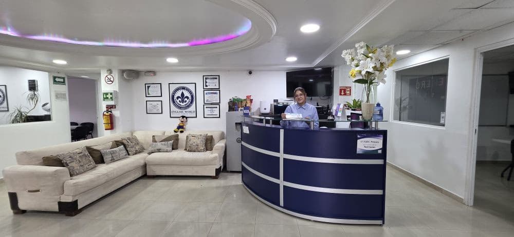 Recepción de English World American English School